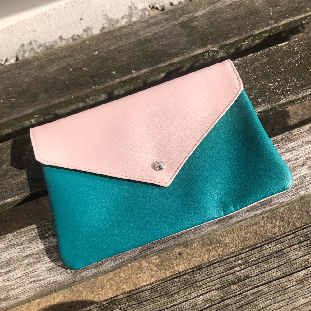 Ipsy Envelope Clutch Style Cosmetic Bag - Picture 3 of 8